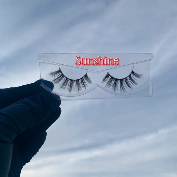 Lashes - Picture 3 of 7